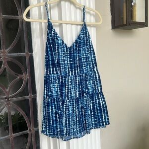 Never worn, tank with adjustable straps, size L
